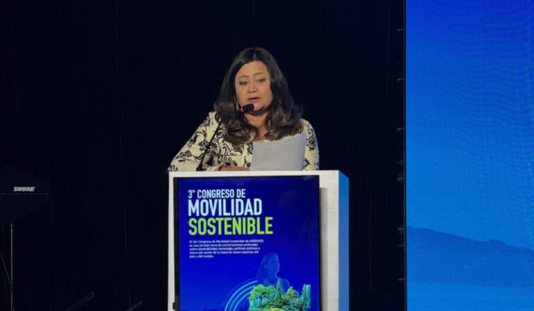 Ministra de Transporte, María Fernanda Rojas.