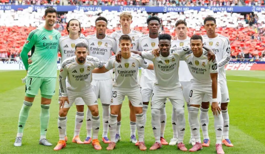Real Madrid ahora vale 31 veces más que todos los equipos del fútbol colombiano: Rompió récord financiero Real Madrid ahora vale 31 veces más que todos los equipos del fútbol colombiano.