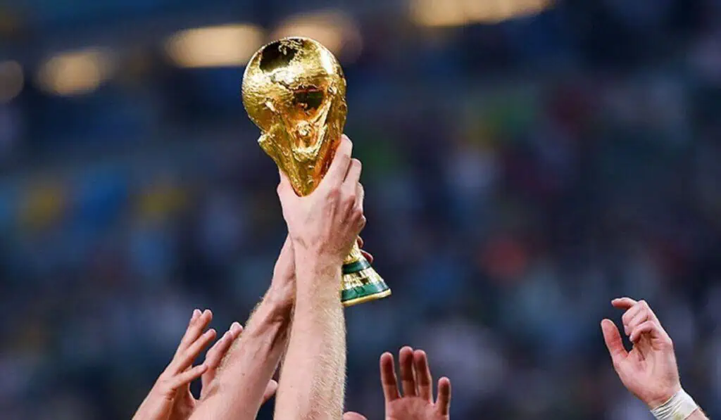 Precio histórico del oro también dispara el valor del trofeo de la Copa del Mundo Precio histórico del oro también dispara el valor del trofeo de la Copa del Mundo