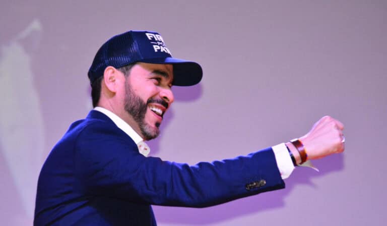 De la Espriella lanza su candidatura presidencial con multitudinario evento en Bogotá, ya tiene 2,8 millones de firmas Abelardo de la Espriella