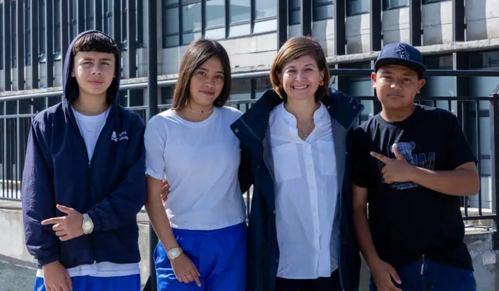 Así funciona la novedosa alianza público - privada en educación que está operando en Bogotá Alianza Educativa