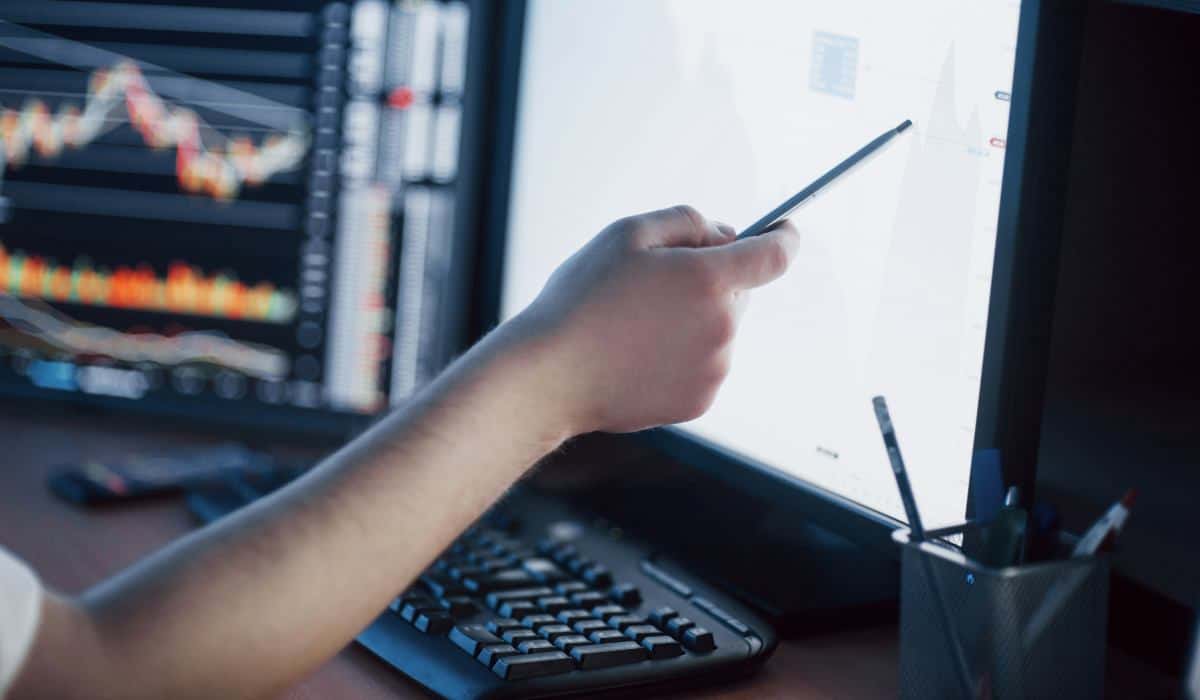 Home - Valora Analitik Bolsas mixtas con foco en resultados empresariales y decisión del Banco de Inglaterra