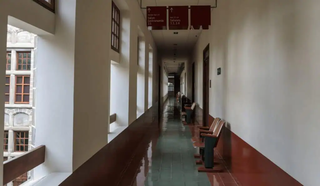 Continúa la restauración y desarrollo del Centro cultural Claustro Comfama: así avanza el proyecto Claustro Comfama - interior
