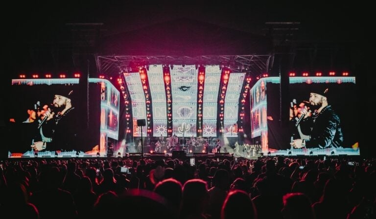 Más de 25.000 personas asistieron al concierto de Carín León en Bogotá Concierto Carín León