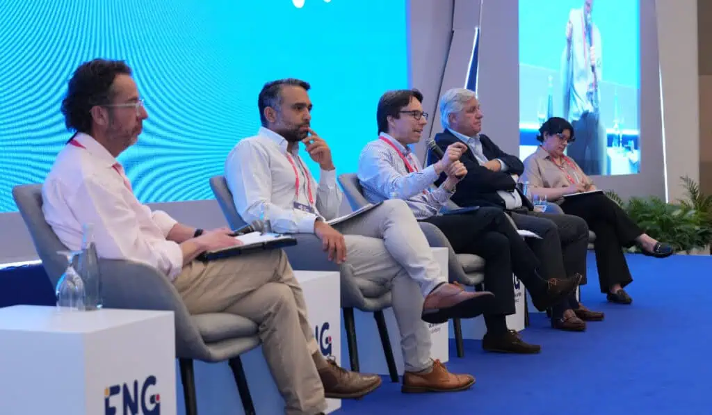 Expertos piden recortar gasto público en Colombia; alertan por impacto fiscal en tasas e inversión Congreso de Riesgos, Asobancaria
