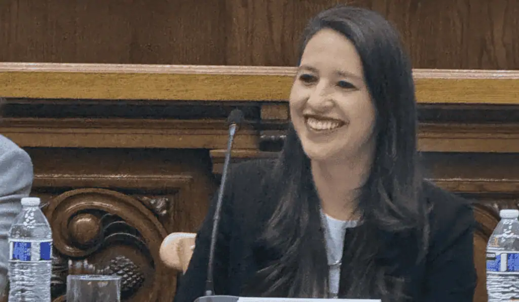 El GEB y la OCDE se unen para traducir nueva versión de las directrices de gobernanza en las empresas públicas Juanita García, directora de Asuntos Corporativos del GEB, durante su participación en la Mesa Redonda Latinoamericana sobre Gobierno Corporativo de la OCDE, en Chile.