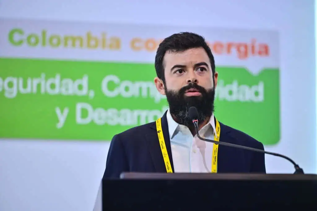 Fitch prevé un precio del Brent de US$60 por barril en 2026; habla de retos para Ecopetrol en crudo y gas Erick Pastrana, analista de Fitch