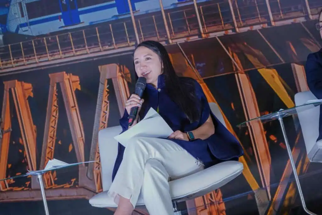Gobierno alista estudios finales para megaproyectos férreos, pero contratación dependerá del nuevo presidente Gina Juliana Rincón, vicepresidenta de estructuración ANI