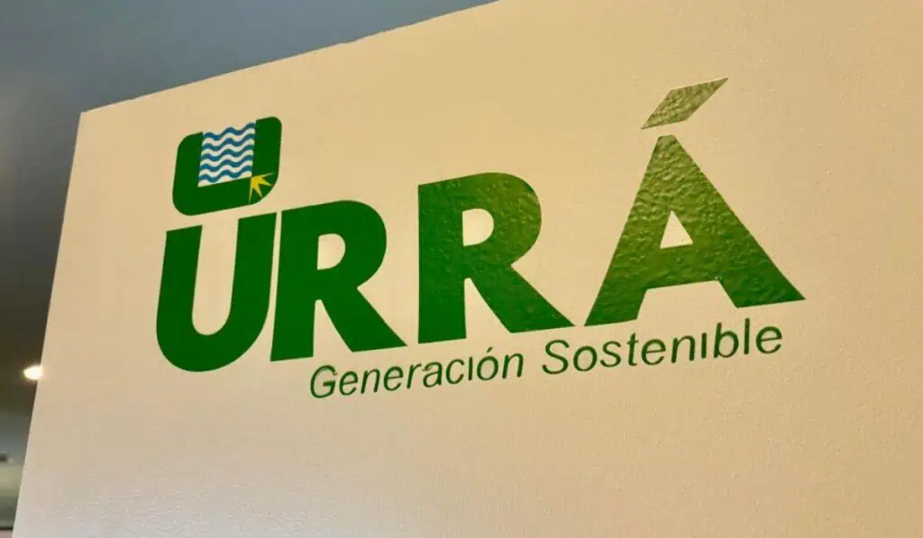 Presidente de Urrá renuncia al cargo tras orden de Petro; Gobierno dice que la represa incumplió con volúmenes máximos Logo de la Hidroeléctrica de Urrá. Imagen: Valora Analitik