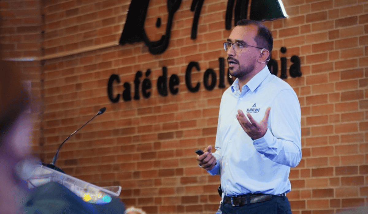 Home - Valora Analitik Iván Galindo, gerente de Almacafé