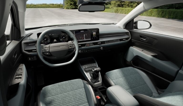 KIA lanza nuevo carro híbrido en Colombia: precio es competitivo Kia Stonic