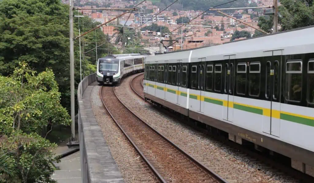 Metro de Medellín anunció cambios importantes que tendrá la operación durante la Feria de las Flores Metro de Medellín y salario mínimo en Colombia