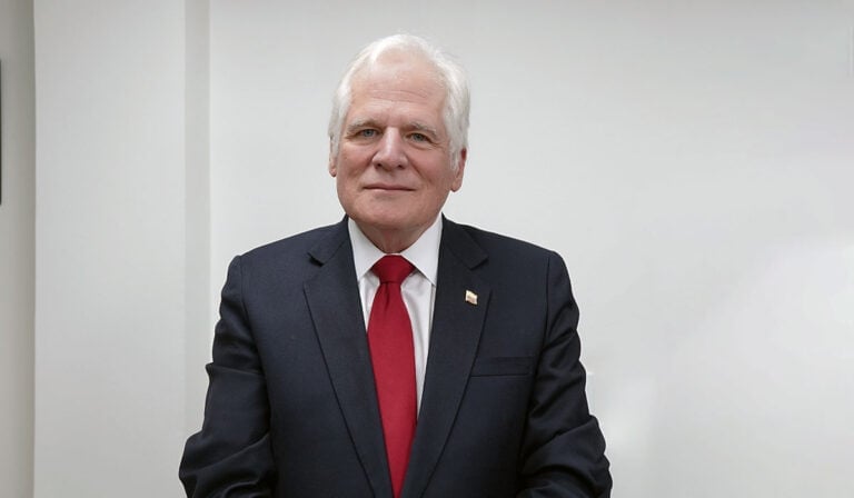 Miguel Uribe Londoño revela su plan económico: ajuste fiscal de $20 billones, eliminación de ministerios y fracking Miguel Uribe Londoño