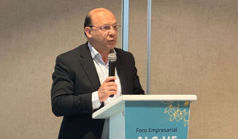 Ministro de Hacienda, Germán Ávila