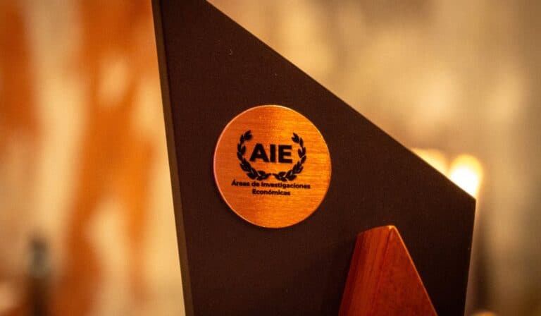 Así será la 12° edición los Premios AIE, que reconoce a las áreas de investigaciones económicas en Colombia Premios AIE de la Bolsa de Valores de Colombia
