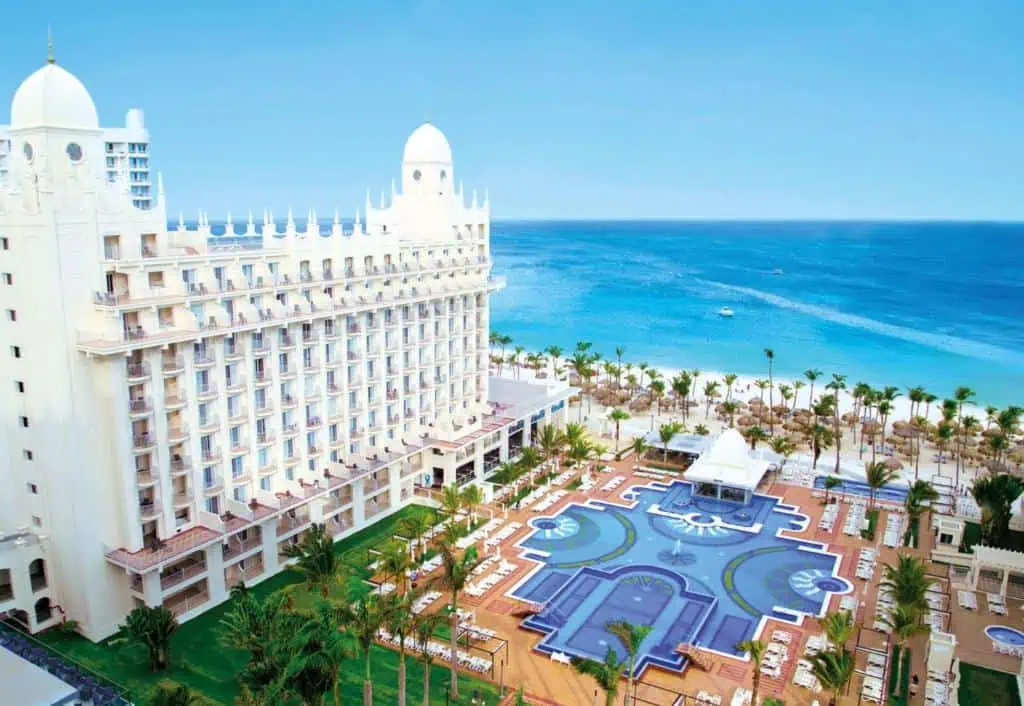 Aruba, entre los destinos caribeños más llamativos: ¿Cuánto cuesta viajar? Riu Palace Aruba. Foto: tomada de Booking.