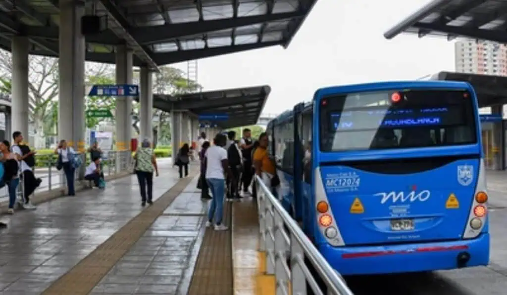 No solo Bogotá subió tarifas de transporte público: así quedaron en Medellín, Cali y otras grandes ciudades Alcaldía de Cali anunció el ajuste en las tarifas de transporte