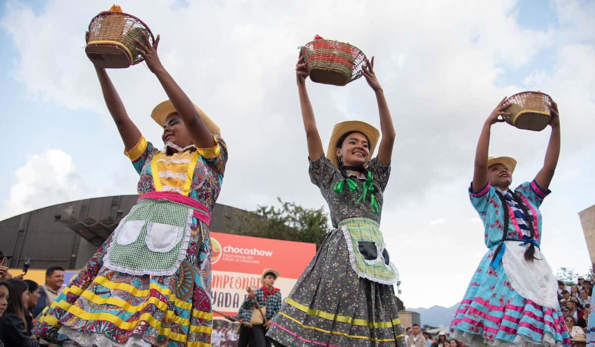 Home - Valora Analitik Chocoshow 2025 reúne a miles de asistentes en Corferias alrededor del cacao y el chocolate colombiano. Foto: Corferias.