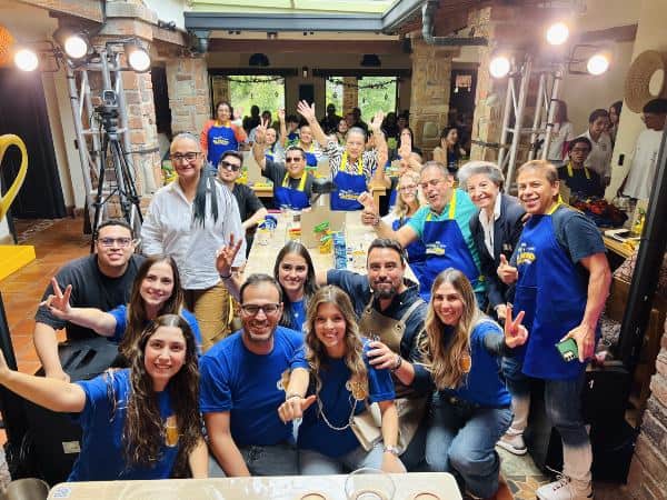 cierre de la campaña entre Chocolate Corona y Ducales en Medellín