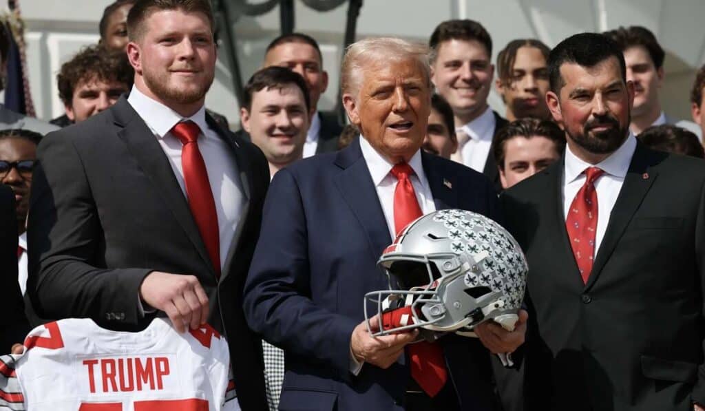 Donald Trump quiere inmortalizarse en el deporte y ponerle su nombre a un estadio de US$3.700 millones Donald Trump quiere inmortalizarse en el deporte