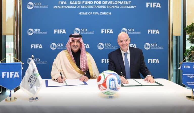 Arabia Saudita invierte US$1.000 millones en la FIFA