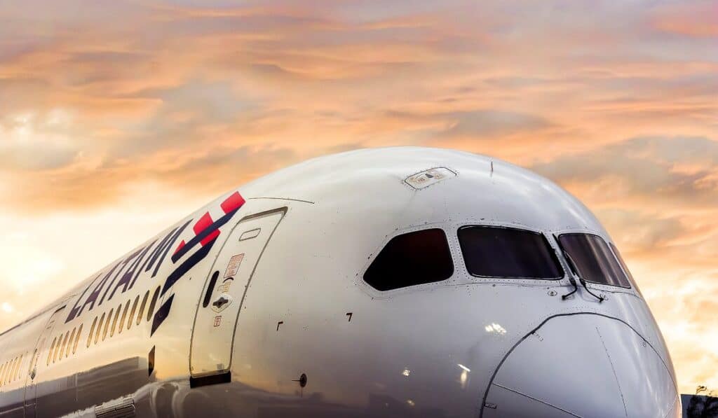Ganancias de Latam Airlines crecieron 26 % en tercer trimestre; proyecciones se ajustan al alza tras resultado Latam Airlines
