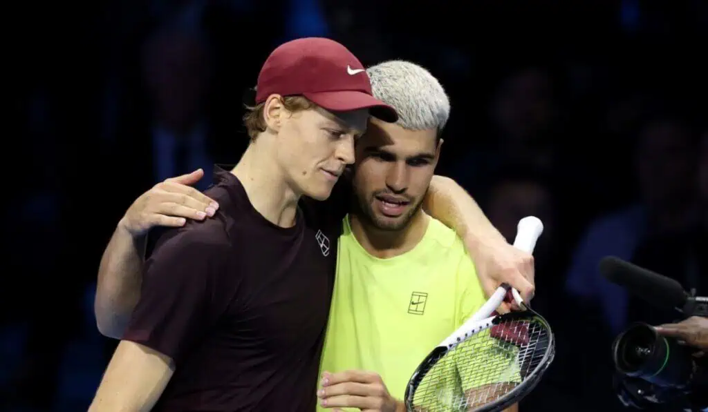 Alcaraz y Sinner cobrarán en un solo día casi el 4 % de todo lo que han ganado en sus carreras Alcaraz y Sinner pierden un bono equivalente a 12.000 salarios mínimos colombianos