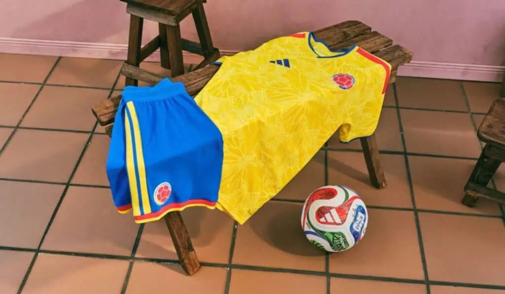 Esta es la camiseta de Colombia para el Mundial que vale casi la mitad de un salario mínimo Adidas revela la nueva camiseta de Colombia para el Mundial 2026