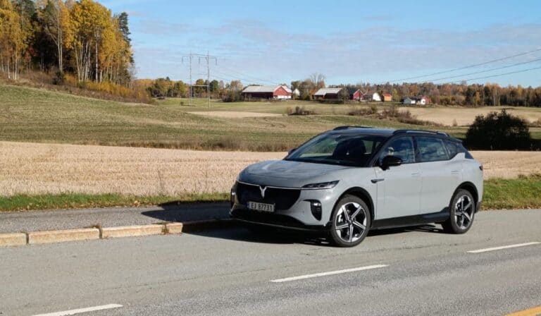 La Voyah Courage es un SUV eléctrico de 4,7 metros de largo y 2,9 metros de distancia entre ejes, que combina una arquitectura eléctrica de 800 voltios. Foto: Valora Analitik.