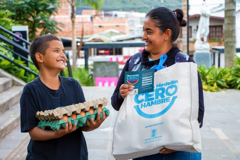 Vinculación de empresas a Medellín Cero Hambre busca entregar 1.000 mercados a familias vulnerables Vinculación de empresas a Medellín Cero Hambre busca entregar 1.000 mercados a familias vulnerables