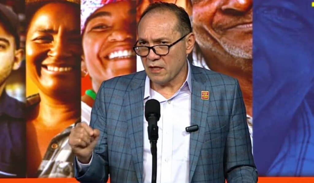 Ahora | Gobierno Petro revela cuánto subirán los precios tras alza de 23 % en salario mínimo para 2026 Antonio Sanguino, ministro de Trabajo de Colombia