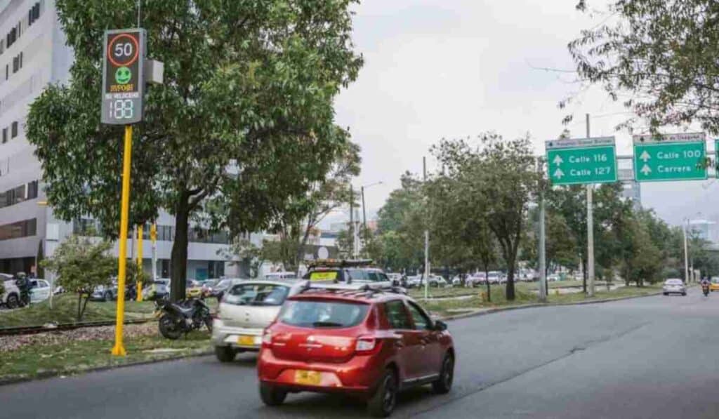 Distrito instaló nuevos dispositivos de medición de velocidad en Bogotá: ¿impondrá sanciones a conductores? Así funcionarán los paneles que medirán la velocidad en Bogotá y no tendrán sanción
