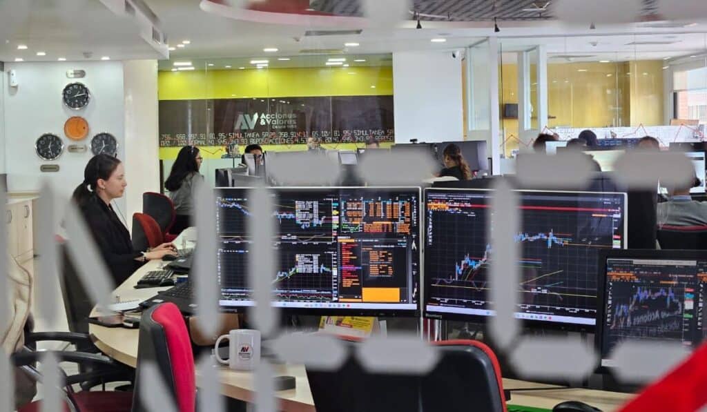 Entrevista | Rafael Aparicio, el “decano de la bolsa”, se destapa sobre el mercado colombiano tras anunciar su retiro Acciones & Valores reveló sus acciones favoritas de la Bolsa de Colombia en 2026.