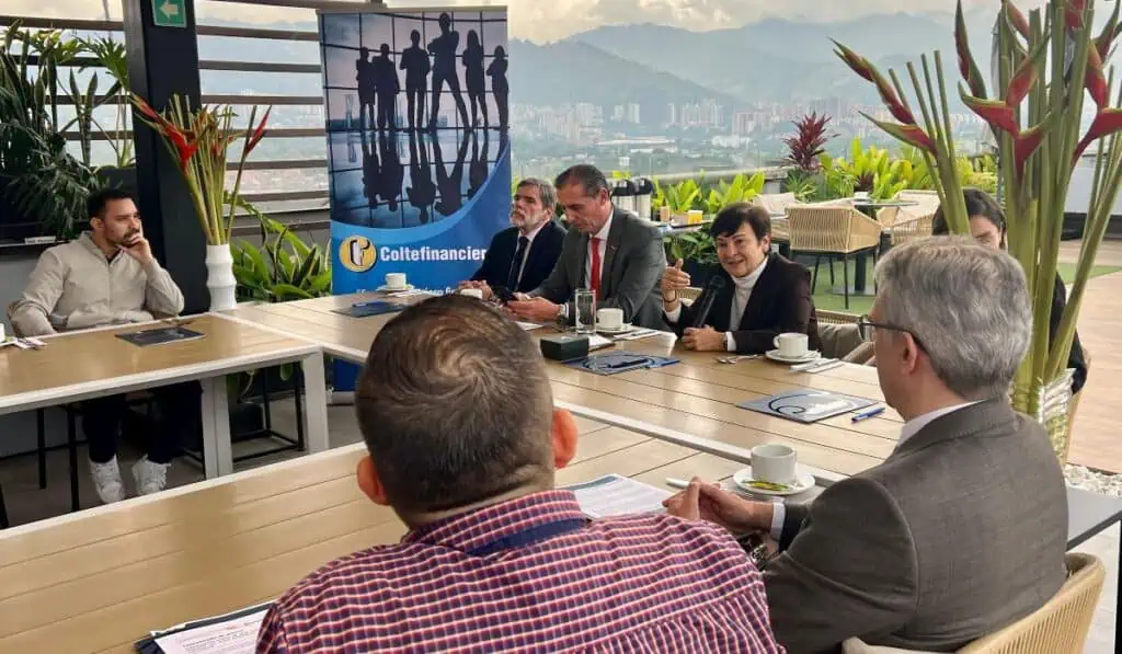 Coltefinanciera expone crecimiento, portafolio y proyecciones en el marco de sus 45 años Coltefinanciera celebra 45 años