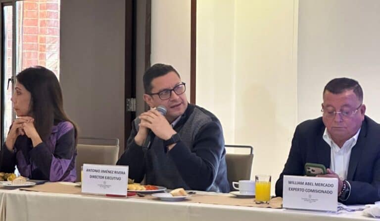 CREG confirma que interconexión eléctrica Colombia - Panamá tendrá avances en 2026; actualizará régimen de protección a usuarios Comisionados de la CREG