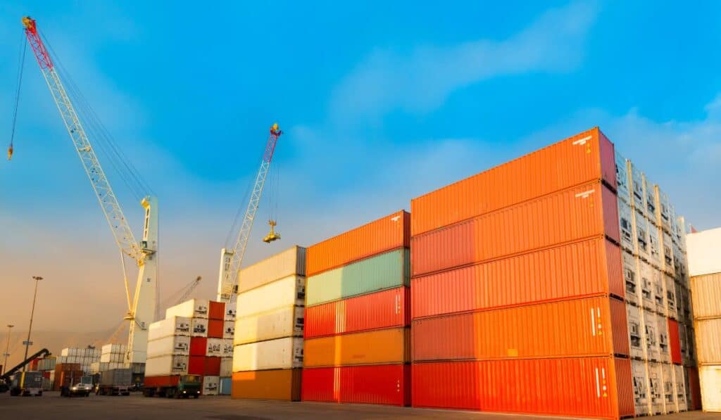 Empresarios exportadores ya podrán acceder a través de Bancóldex al Cert, un incentivo tributario que les devolverá impuestos El Cert responde a una visión estratégica que busca fortalecer a los sectores que generan valor agregado