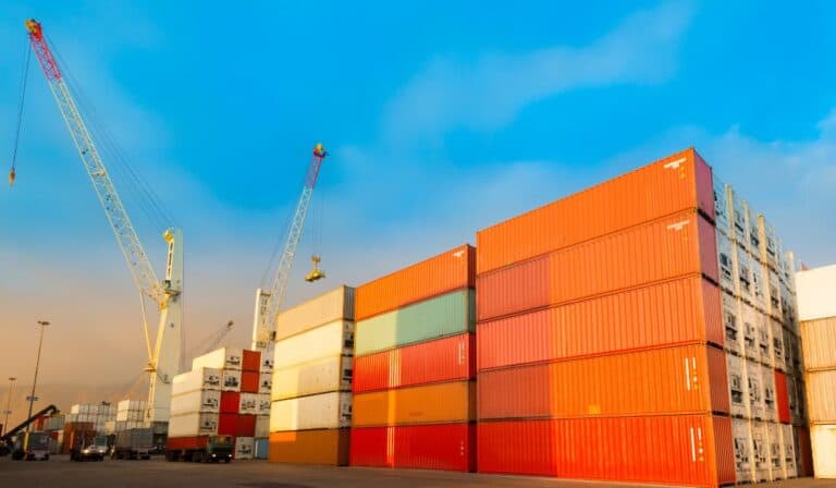 Empresarios exportadores ya podrán acceder a través de Bancóldex al Cert, un incentivo tributario que les devolverá impuestos El Cert responde a una visión estratégica que busca fortalecer a los sectores que generan valor agregado