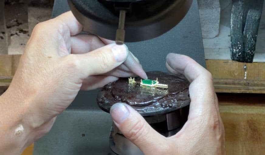 Joyería Inter inauguró nueva tienda de esmeraldas en Medellín donde celebra las técnicas artesanales colombianas Esmeralda