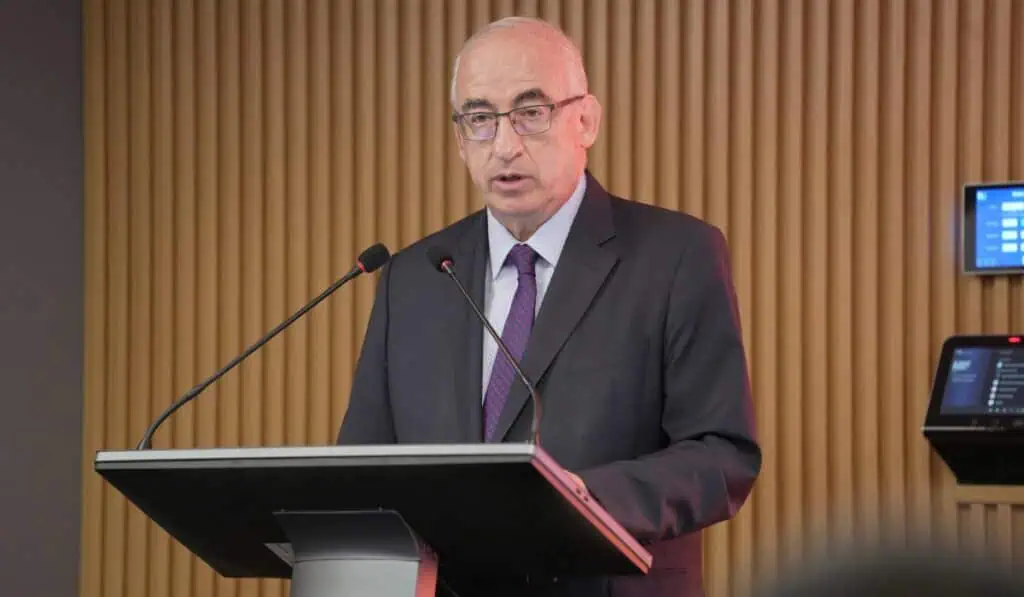 Leonardo Villar reconoció que el BanRep se equivocó en sus proyecciones Leonardo Villar gerente del banco de la república