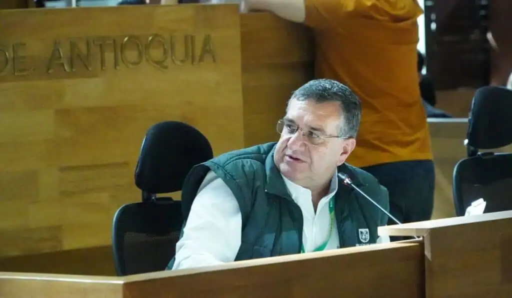 Cierres diarios de megavía al suroeste antioqueño durarían un año, pero hay rechazo; hoy habrá reunión clave Luis Horacio Gallón Arango, secretario de infraestructura física de Antioquia