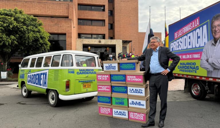 Mauricio Cárdenas radica firmas para elecciones de 2026: así está la puja entre aspirantes a la Presidencia Mauricio Cárdenas