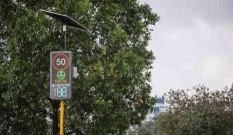 Distrito instaló nuevos dispositivos de medición de velocidad en Bogotá: ¿impondrá sanciones a conductores? Nuevos paneles que medirán la velocidad en Bogotá