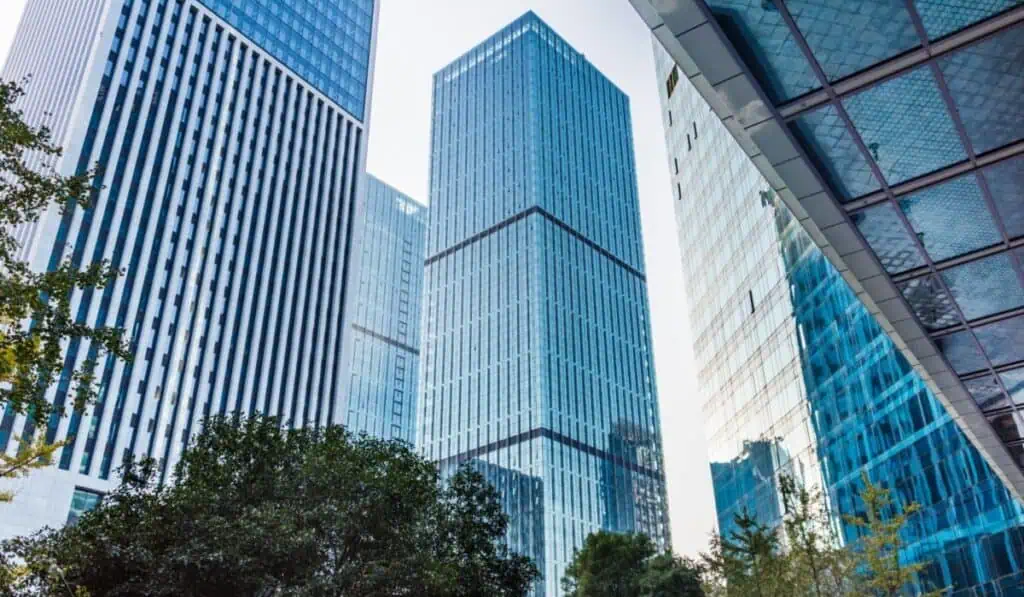 Edificios con mayor eficiencia energética y menos consumo de agua lideran la ocupación de oficinas en Bogotá en 2026 Oficinas premium en Bogotá