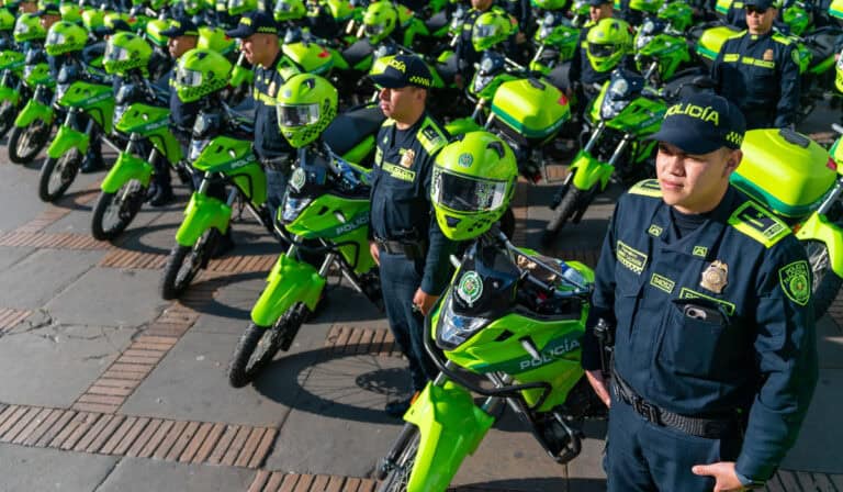Bogotá incorpora más de 1.000 policías para reforzar la seguridad en todas las localidades Policía Nacional