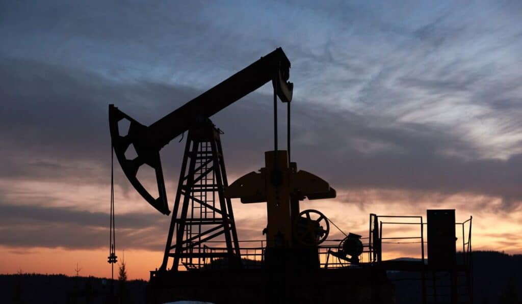 Caída del Brent: por cada dólar que baja, Colombia podría perder hasta $400.000 millones al año; Ecopetrol saldría golpeado Precio del Brent. Imagen: ArtPhoto_studio a través de Freepik