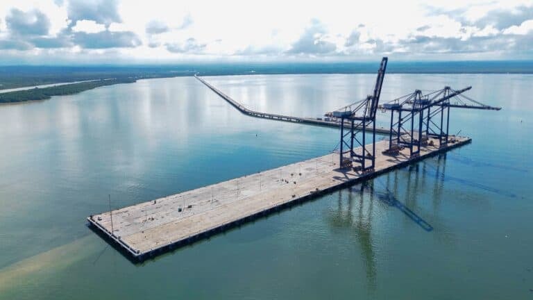 Puerto Antioquia ya cuenta con permisos de operación: quedó habilitado para comercio exterior Puerto Antioquia hace parte de la estrategia de fortalecimiento de la infraestructura portuaria en Colombia. Foto: Puerto Antioquia.