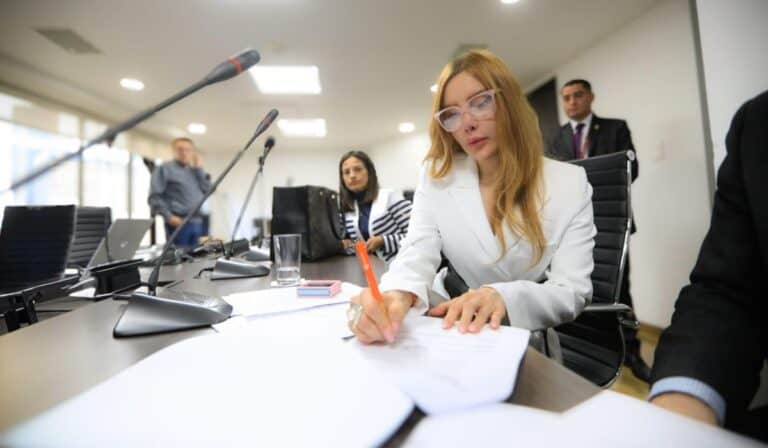 MinComercio y Bancóldex lanzan líneas de crédito por $190.000 millones para Economía Popular en Colombia Líneas de crédito para economía popular