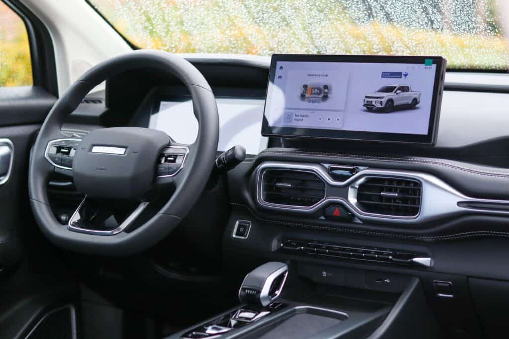 Entrevista | Una pick-up eléctrica abre la operación de Geely Riddara en Colombia Interior de la pick-up eléctrica RD6. Foto: Geely Riddara.