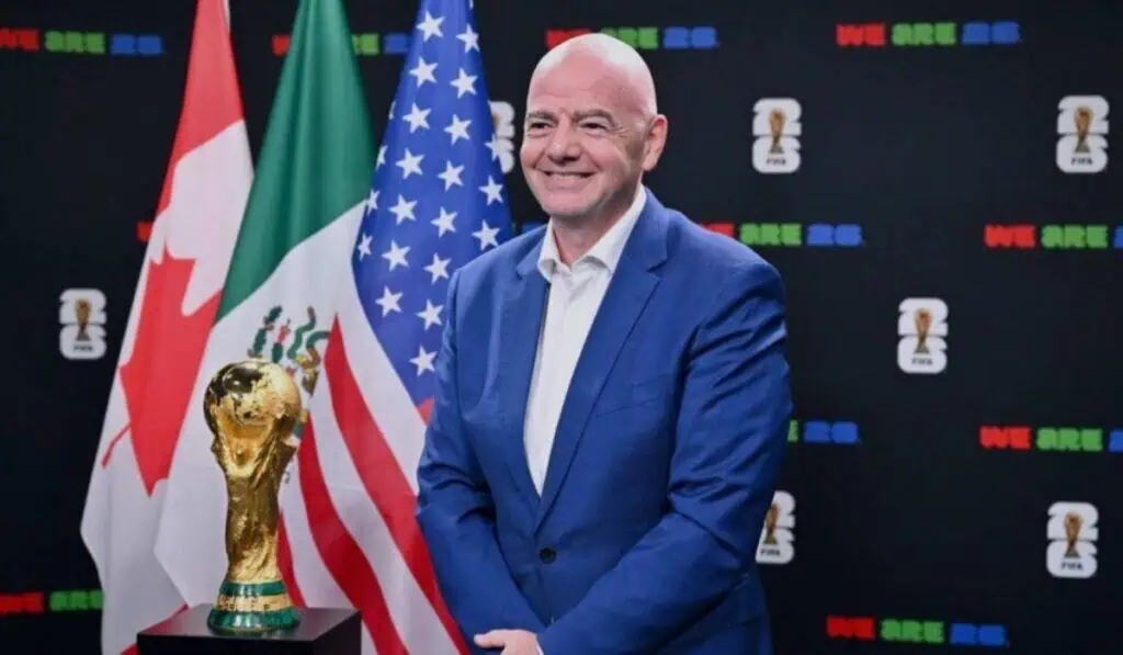 Mundial del 2026 tendría radical revolcón por guerra entre Estados Unidos e Irán Gianni Infantino, presidente de la FIFA.