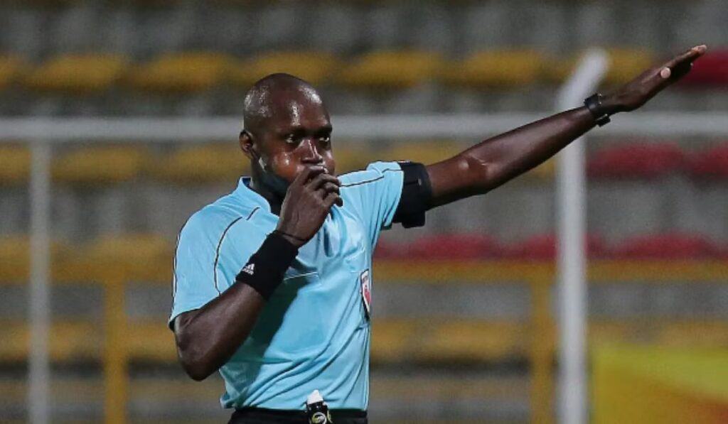 Reconocido árbitro del fútbol colombiano es sancionado de por vida por decisión polémica Jhon Hinestroza